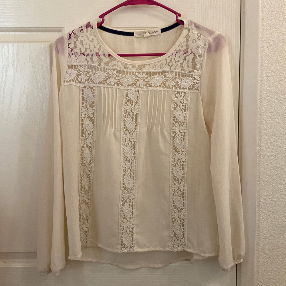 XS Ivory laced blouse by Rewind